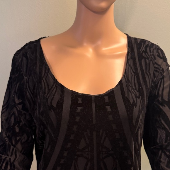 Elegant Black Velevt Long Sleeve Top Size XL - Picture 5 of 7